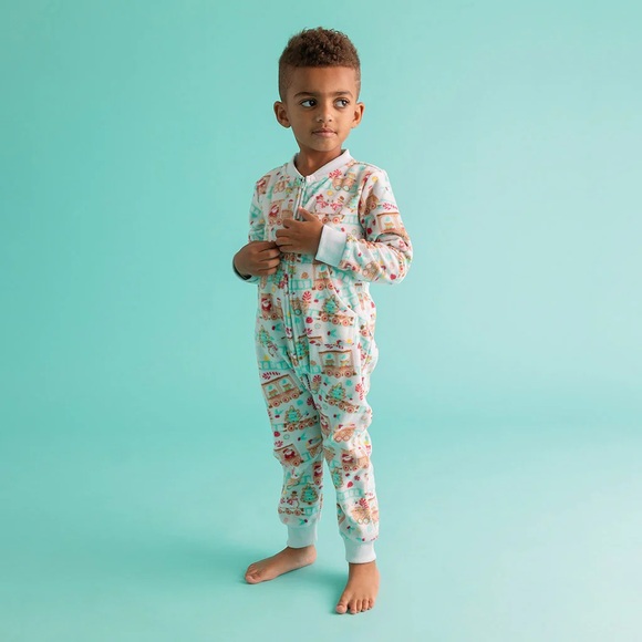 NWT - Posh Peanut - Microfleece Jumpsuit / Playsuit - Pattern: Gingerbread Train - Picture 1 of 13